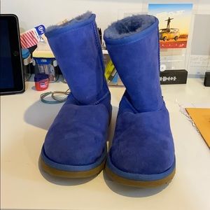 KIDS SIZE 3 GENTLY USED BLUE UGGS